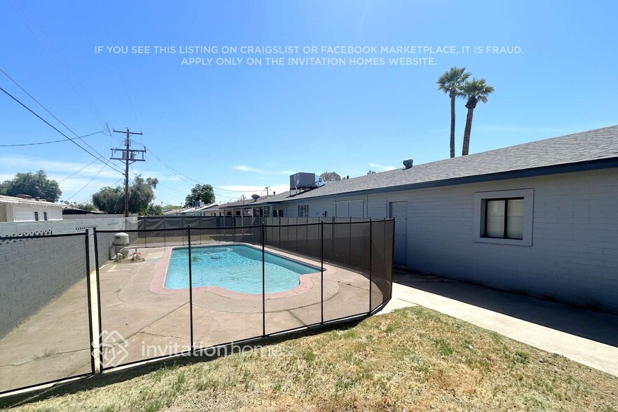 Building Photo - 6440 W Windsor Blvd
