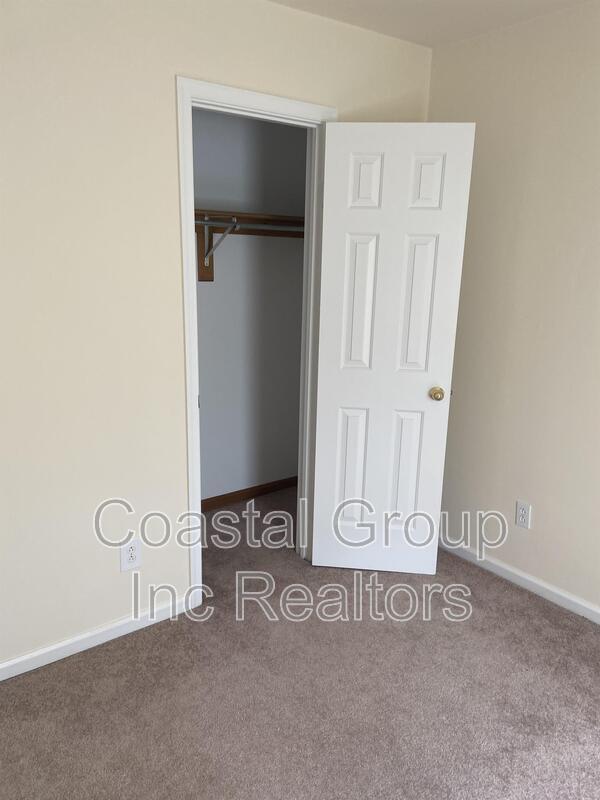 Building Photo - 1020 Colonial Meadows Way