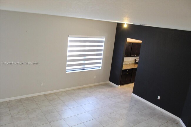 Building Photo - 25096 SW 118th Ave