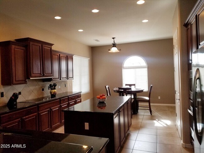 Building Photo - 26824 W Potter Dr
