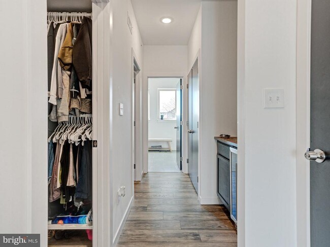 Building Photo - 1931 Colonial St