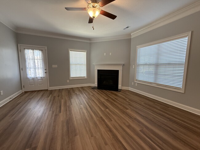 Building Photo - 145 Hardinberry St