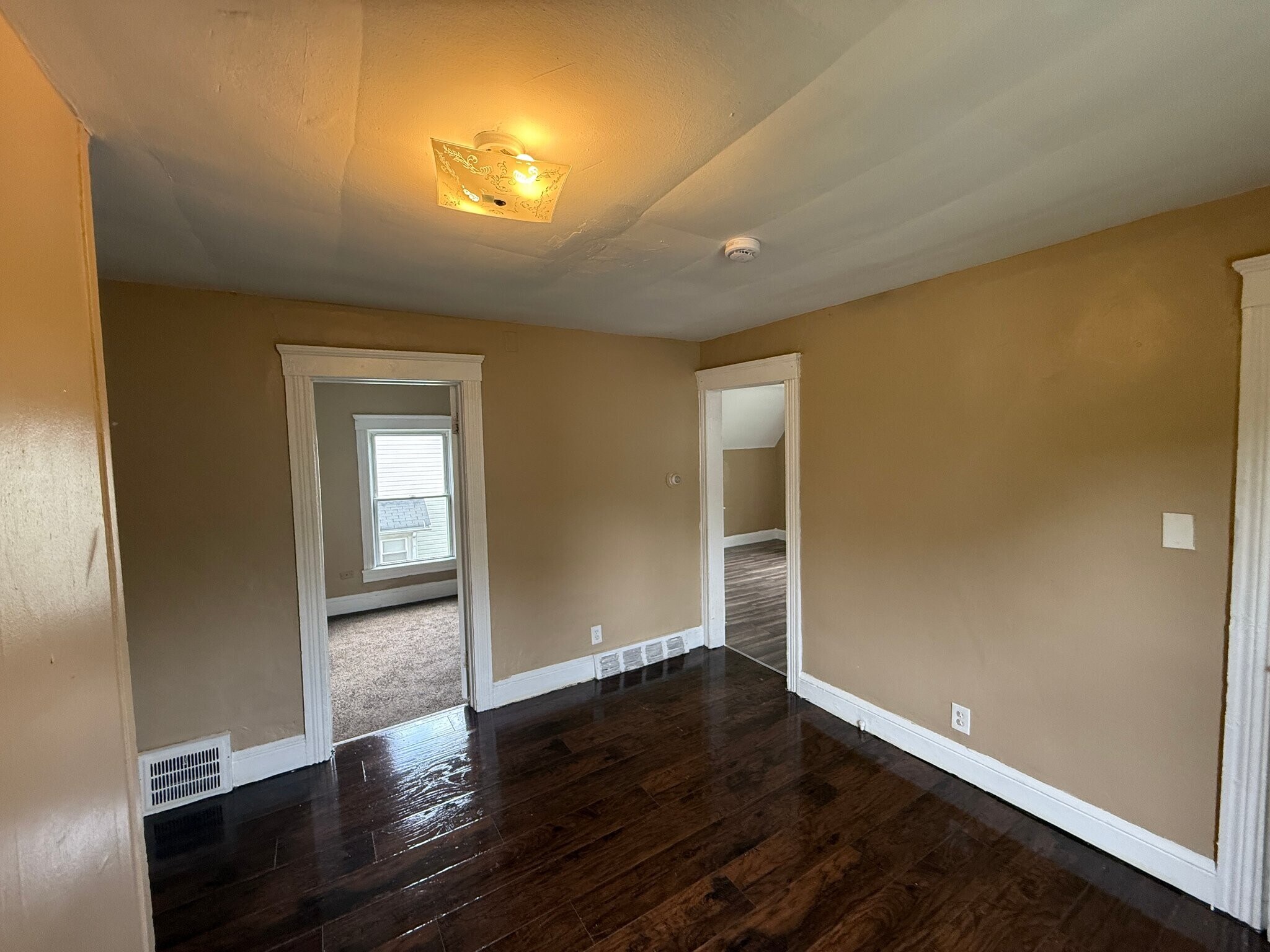 Building Photo - 522 W 23rd St