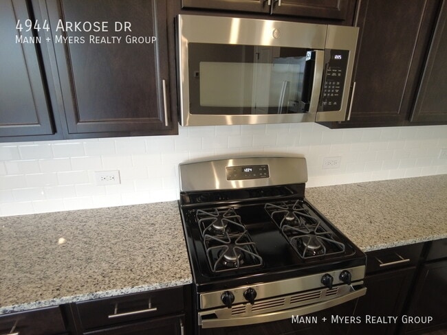 Building Photo - 4944 Arkose Dr