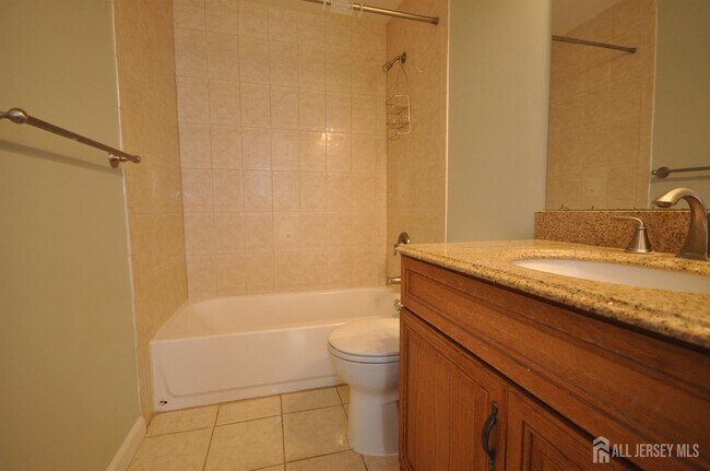 Building Photo - 8020 Tamarron Dr