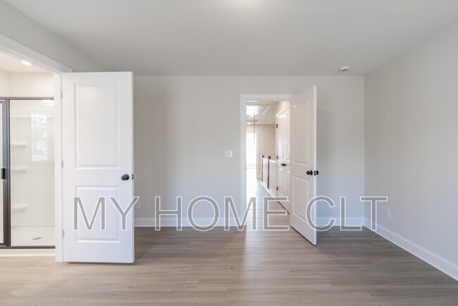 Building Photo - 3646 Trull St