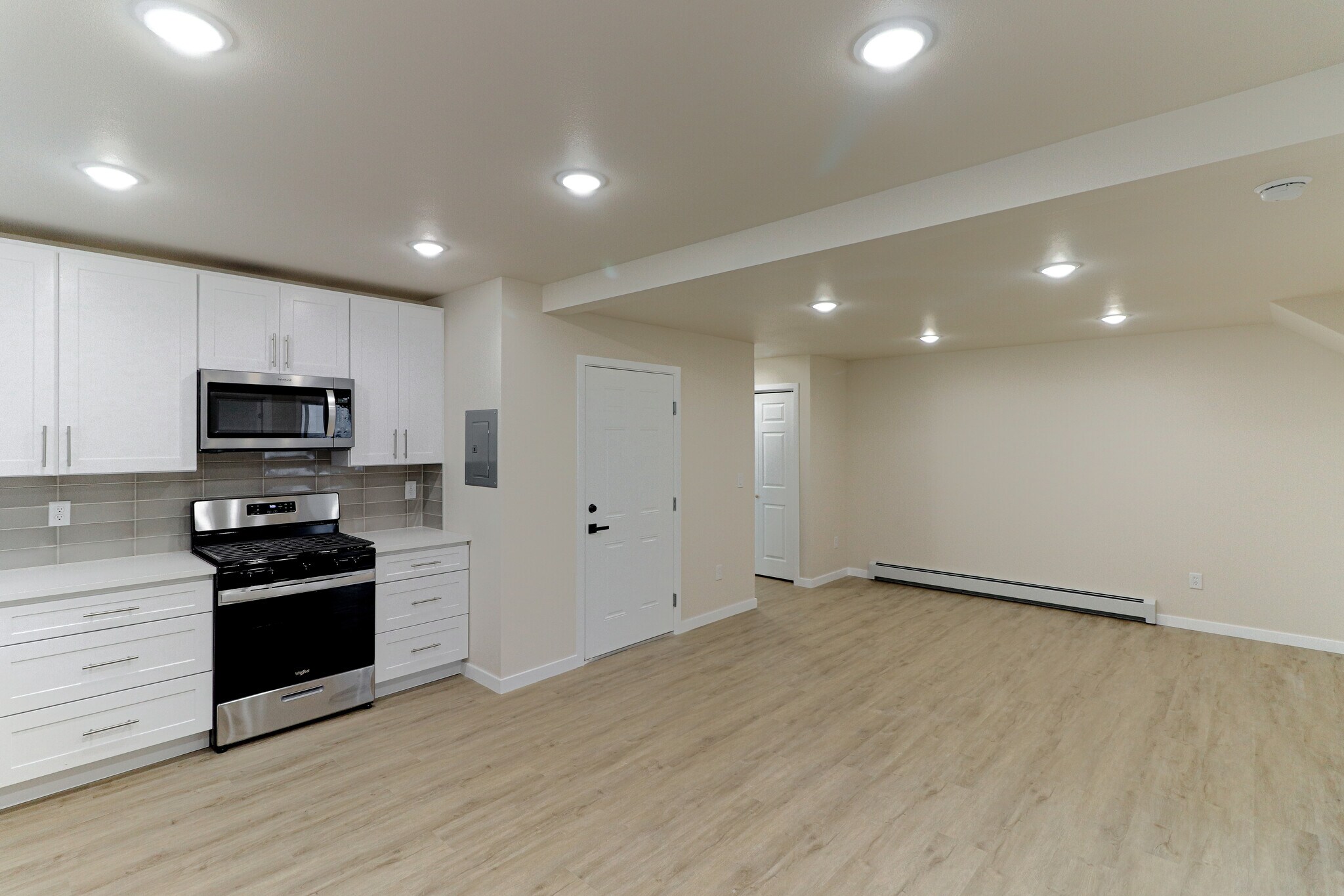 Building Photo - 8202 Mentra St