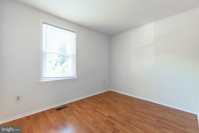 Building Photo - 12136 Bentridge Pl