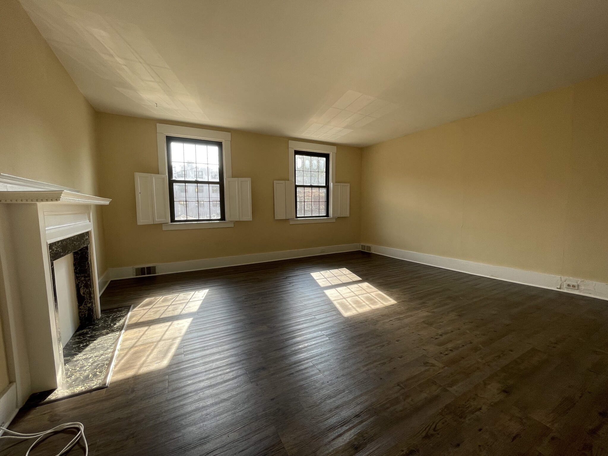 Living Room - 943 Saint James St