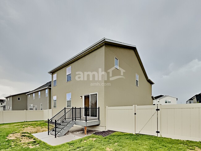 Building Photo - 2430 S Wild Horse Way