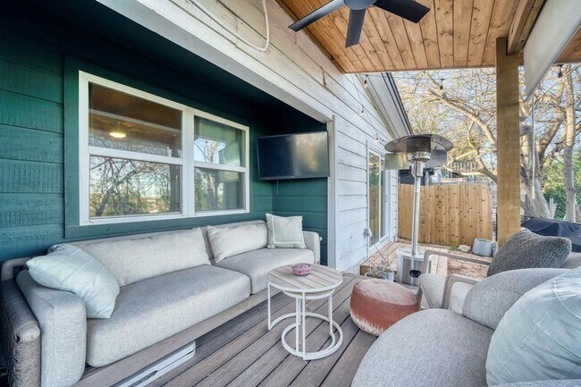 Building Photo - 5313 Downs Dr