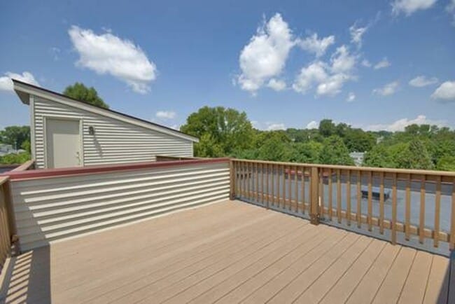 Building Photo - 1013 Linden Ave