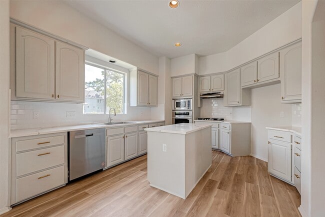 Building Photo - 2150 Stacy Knoll