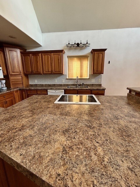 Kitchen Island - W4091 3rd St