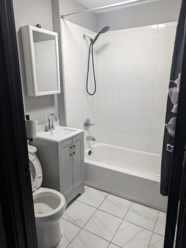 Building Photo - 1221 S Avers Ave