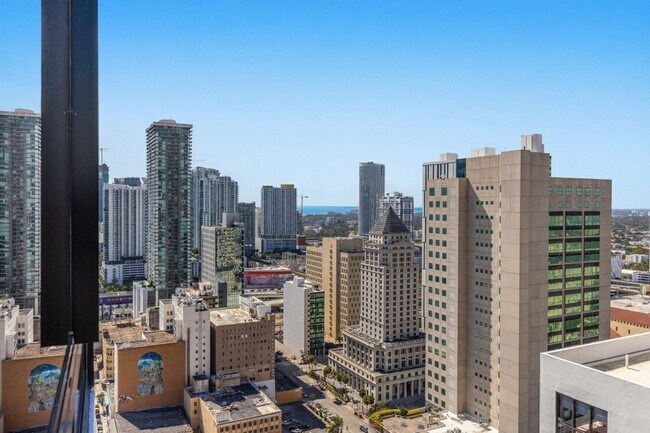 Building Photo - 225 N Miami Ave