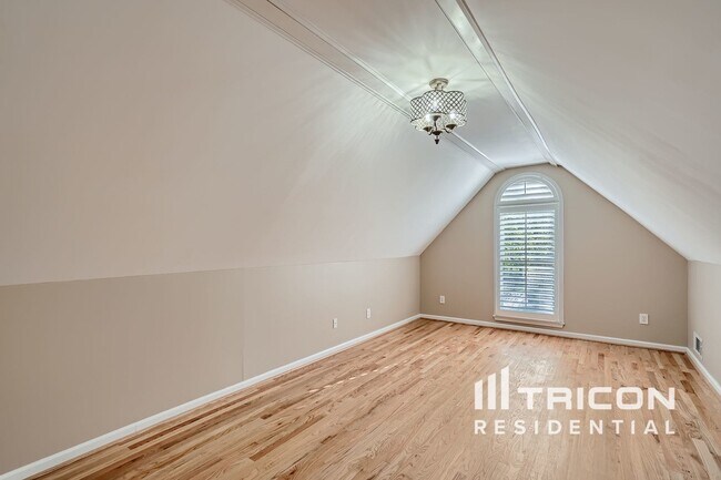 Building Photo - 60 Costleys Bridge Dr