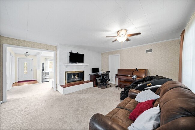 Building Photo - 3424 Leland Cir