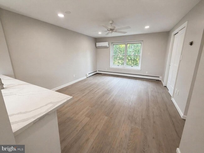 Building Photo - 359 Whites Rd