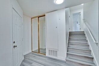 Building Photo - 2 bed 2 bath condo