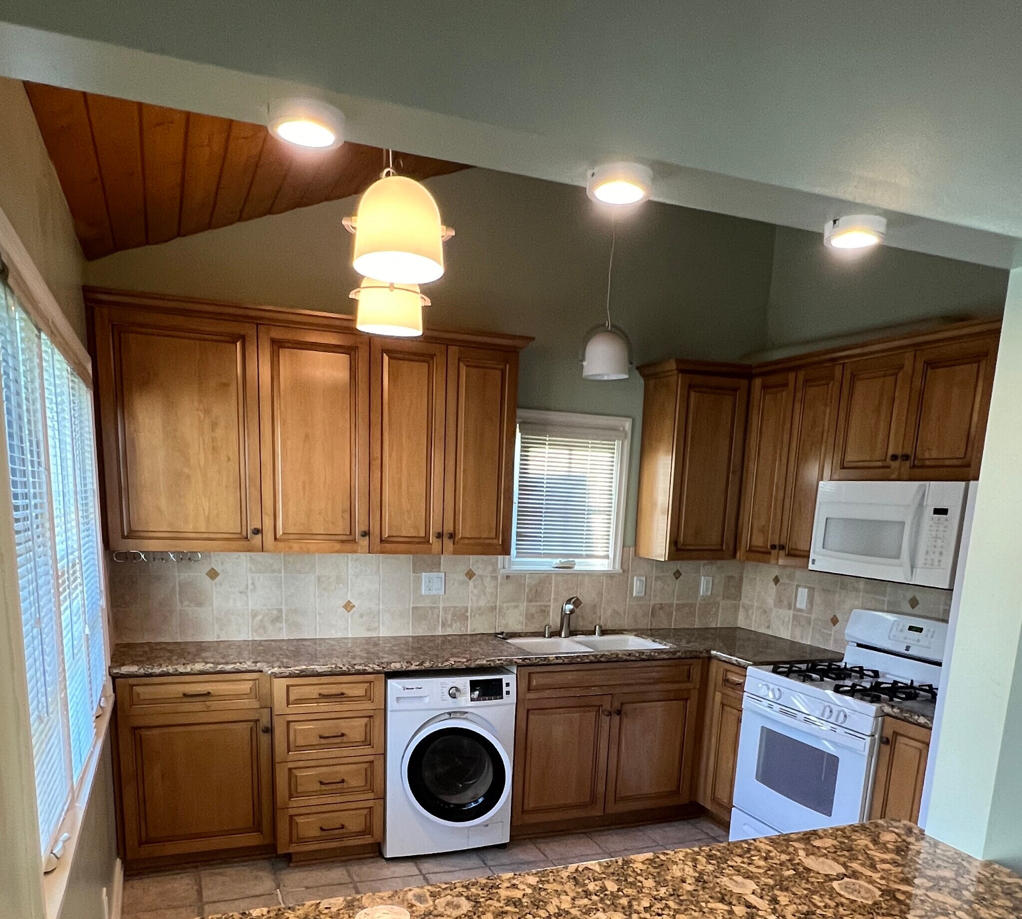 Building Photo - 23211 Mariano St