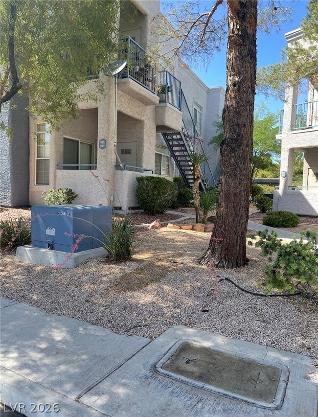 Building Photo - 2201 Ramsgate Dr