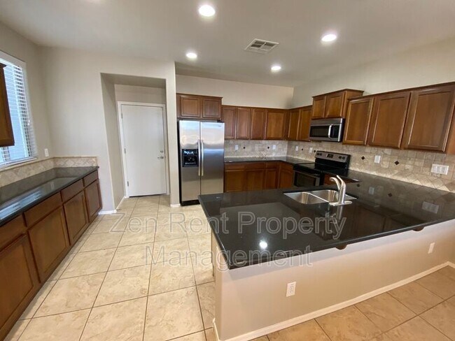 Building Photo - 36971 W Oliveto Ave