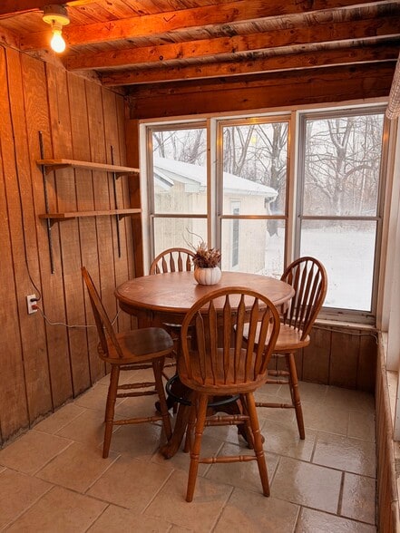 Building Photo - 2644 E Sherman Hollow Rd