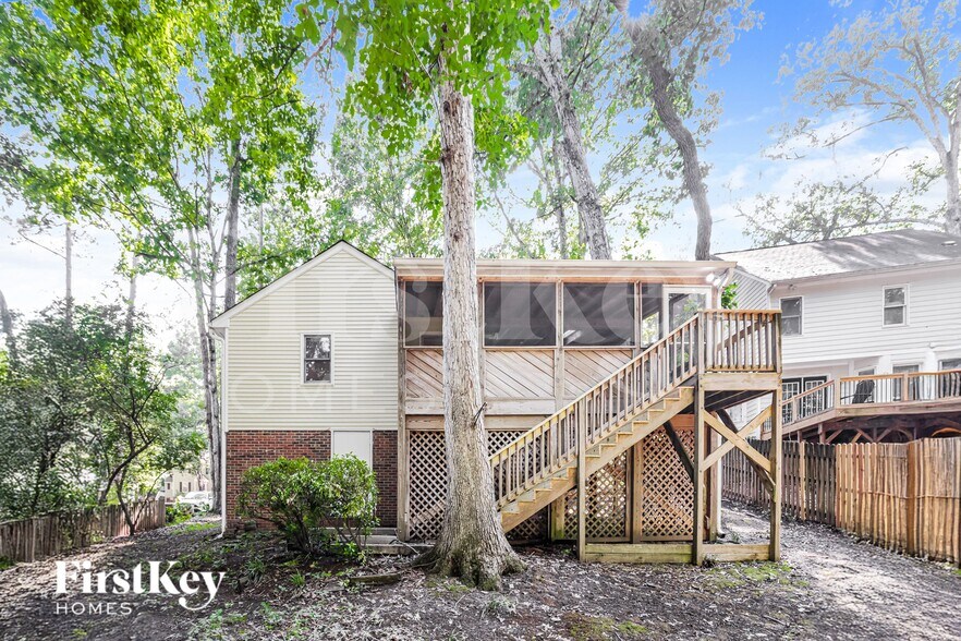 Building Photo - 322 Amherst Creek Dr