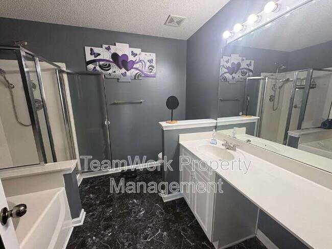 Building Photo - 1335 Pinyon Pine Dr