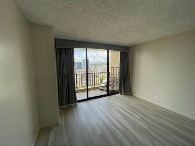 Building Photo - Available on 8/1/25, 600 sqft, 1 Bedroom, ...