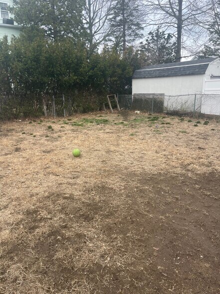 Building Photo - 16 Hanna St