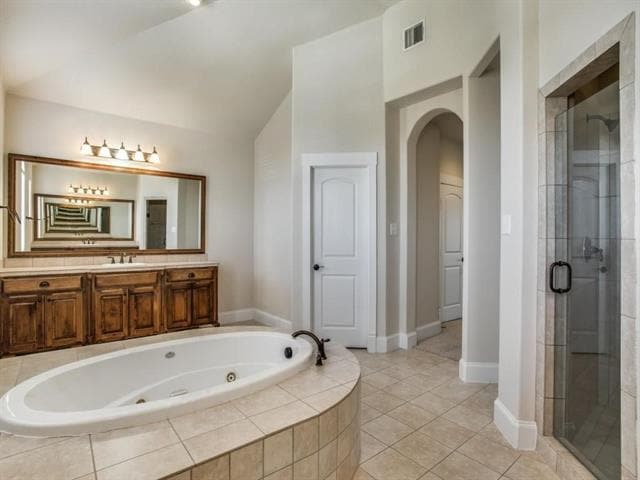 Building Photo - 2635 Villa Di Lago Dr