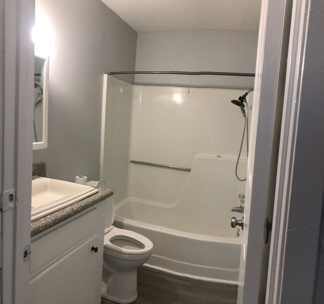 Building Photo - 304 Latin Dr