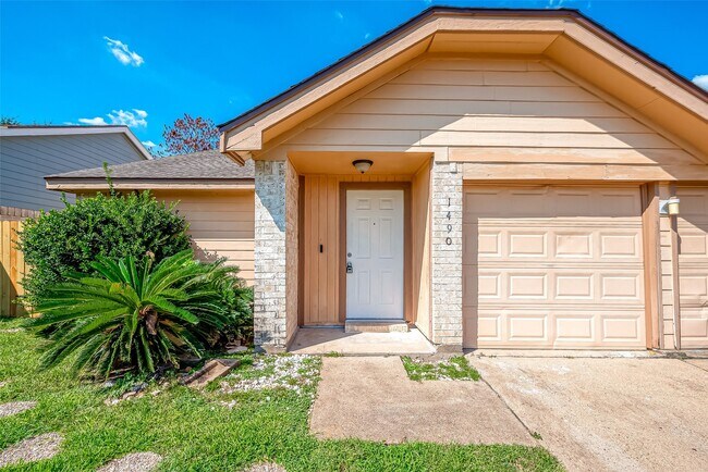 Building Photo - 1490 Hunters Park Dr