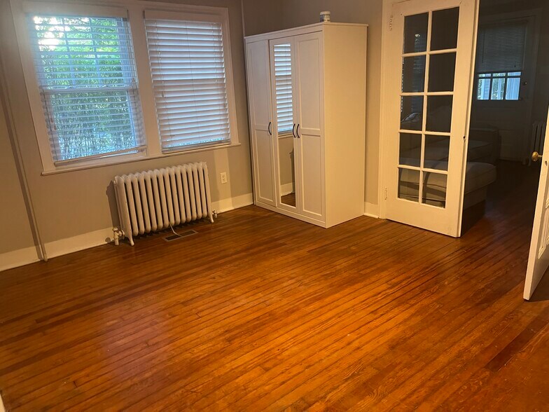 Building Photo - 126 S Bellevue Ave