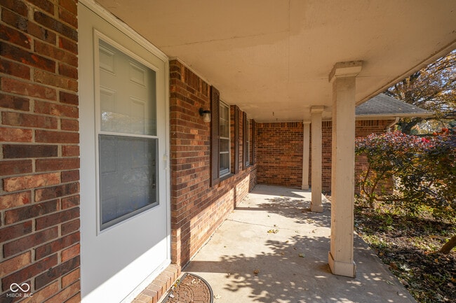 Building Photo - 2226 Mabel Dr