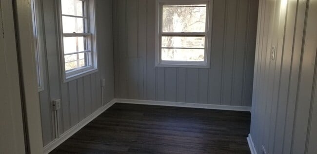 Building Photo - CLOSE TO RIVERSIDE PARK!  3br 1bath bungal...