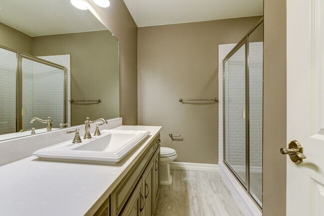 Building Photo - Breathtaking 4 Bedroom 3 Bedroom Ranch Style Home with Finished Basement!!