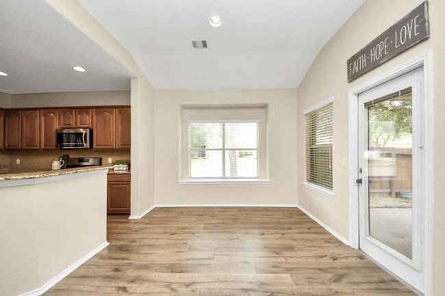 Building Photo - 6003 Baileys Run Ln