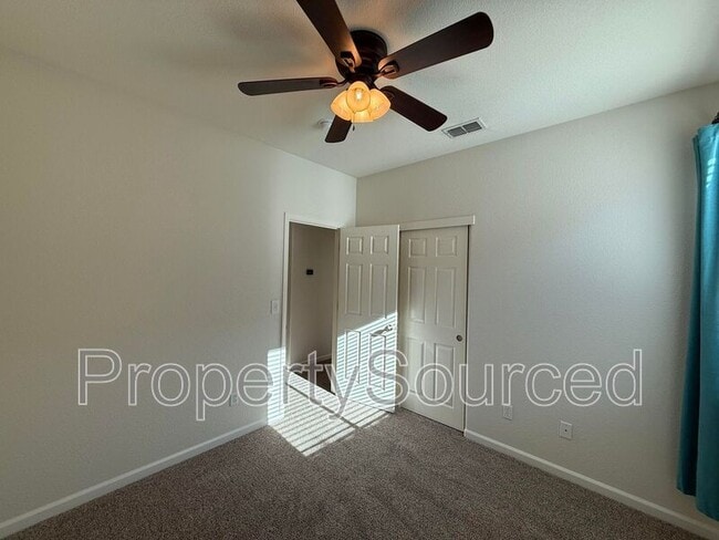 Building Photo - 1720 Dalia Ln