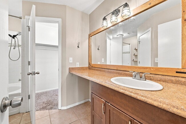 Building Photo - $2,300.95 with $300 Off the First Month's Rent - 3 Beds, 3 Bath, Single Family Home with Solar Pa...