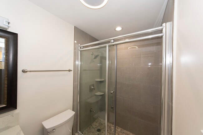 Building Photo - 1068 Kinau St