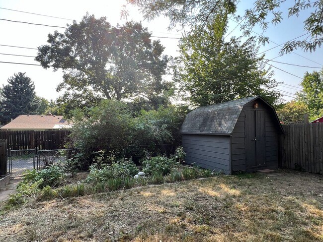 Building Photo - Charming 4BED/2 BATH Brick Ranch Home in L...