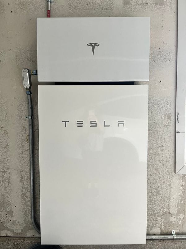 Building Photo - 3685 Fairway Dr