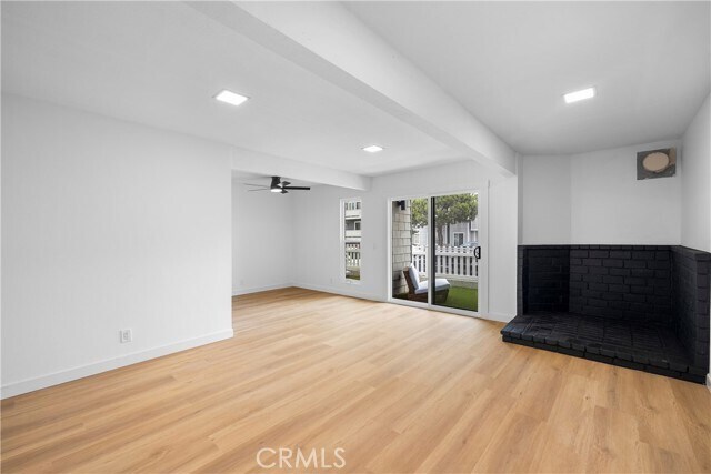 Building Photo - 421 E Balboa Blvd