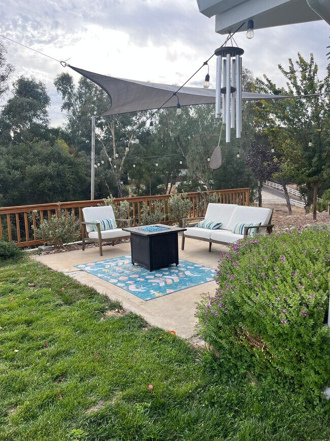 Building Photo - Beautiful 4 Bedroom, 3 Bathroom Atascadero Home On 2 Acre Lot with Solar Power