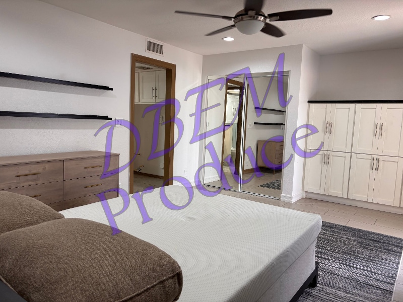 Building Photo - 805 Golden Prados Dr