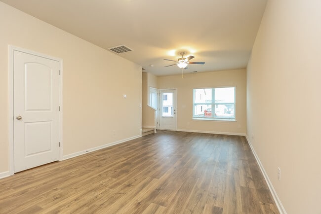 Building Photo - 2 Bedroom in La Vergne!
