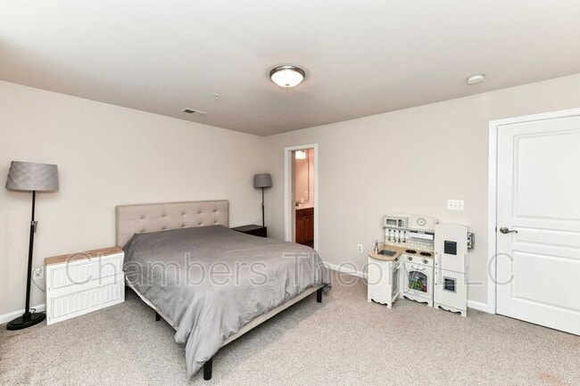 Building Photo - 3125 Blue Barn Way